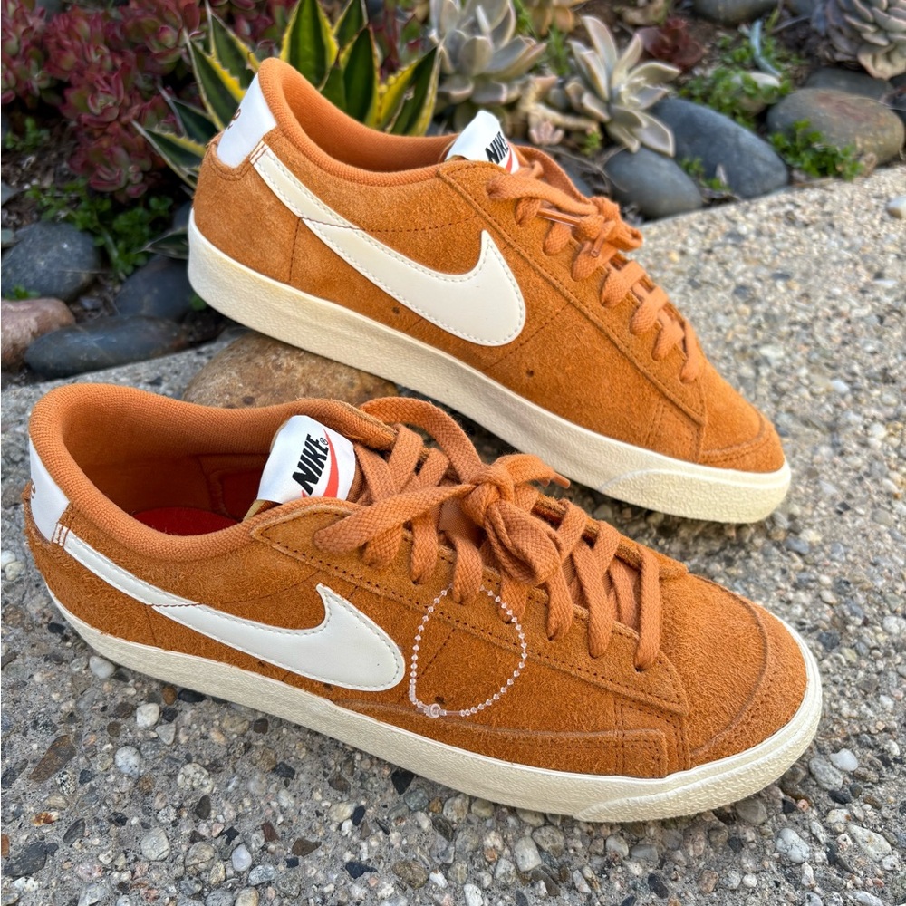 Nike Blazer Low Suede Sneakers - Picture 5 of 15
